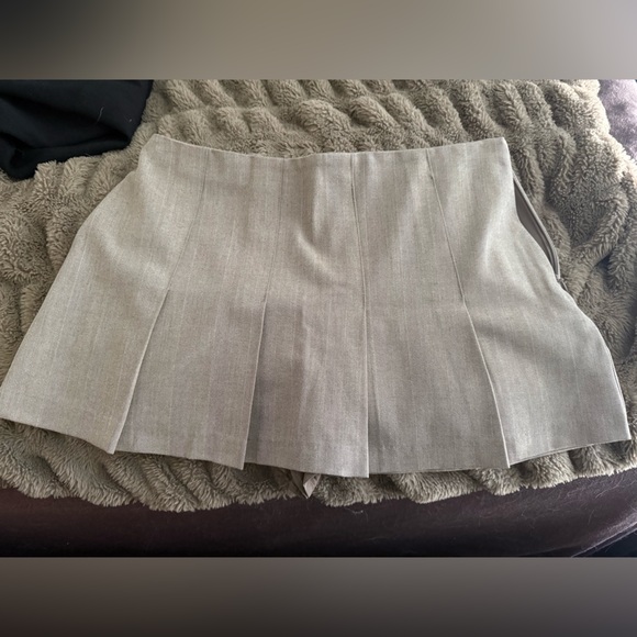 Abercrombie & Fitch Dresses & Skirts - Abercrombie brown Pleated Skirt